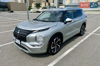 Mitsubishi Outlander 2023