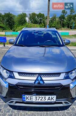 Mitsubishi Outlander 2014