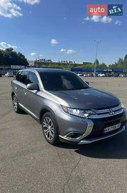 Mitsubishi Outlander  2017