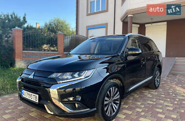Mitsubishi Outlander  2019