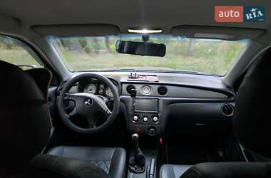 Mitsubishi Outlander  2006