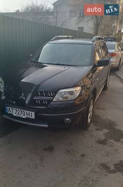Mitsubishi Outlander  2005