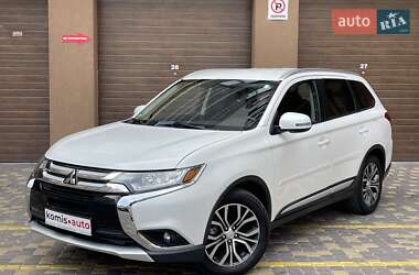 Mitsubishi Outlander  2015
