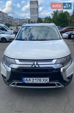 Mitsubishi Outlander  2018