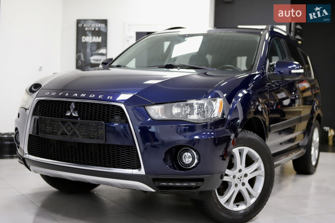 2012 Mitsubishi Outlander - фото 1