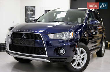 Mitsubishi Outlander  2012