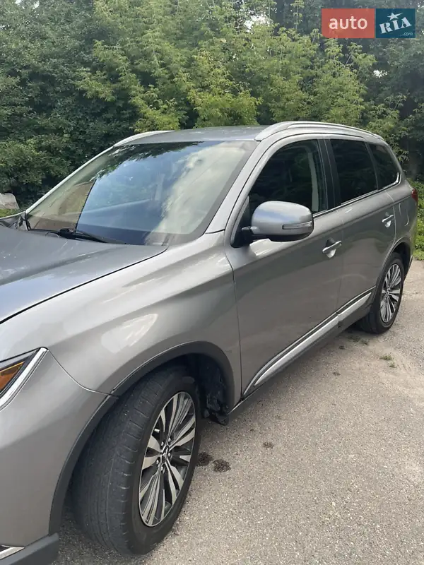 Mitsubishi Outlander