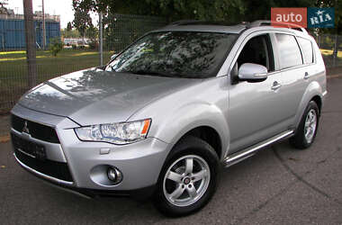 Mitsubishi Outlander  2011
