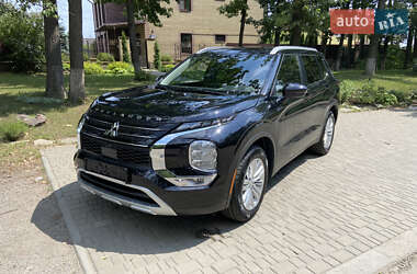 Mitsubishi Outlander  2022