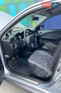 Mitsubishi Outlander  2003