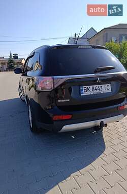 Mitsubishi Outlander 2014