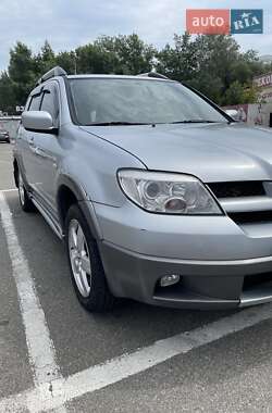 Mitsubishi Outlander  2004