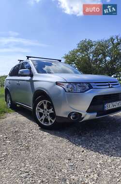 Mitsubishi Outlander  2014