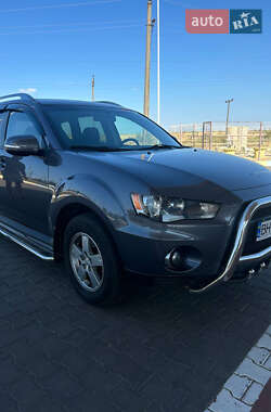 Mitsubishi Outlander  2010