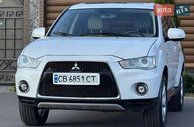 Mitsubishi Outlander  2011