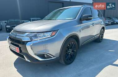 Mitsubishi Outlander  2019