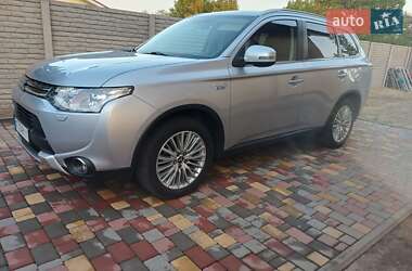 Mitsubishi Outlander  2015