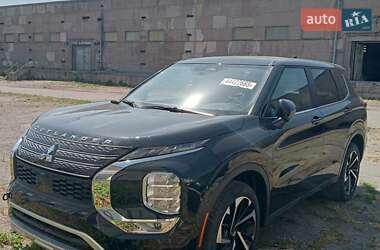 Mitsubishi Outlander  2024