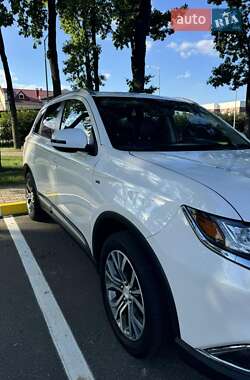 Mitsubishi Outlander  2017
