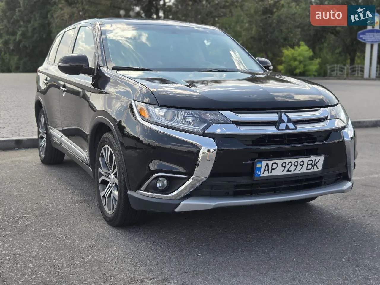 2017 Mitsubishi Outlander - мініатюра 2