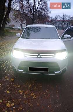 Mitsubishi Outlander  2014
