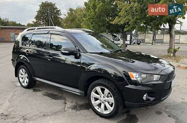 Mitsubishi Outlander  2011