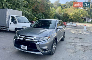 Mitsubishi Outlander  2016