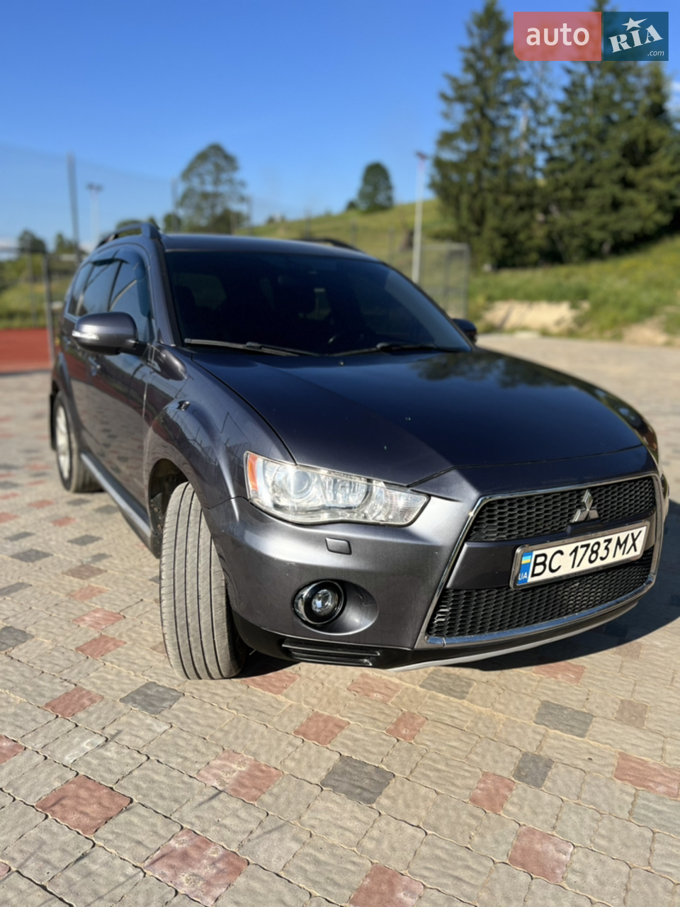 2011 Mitsubishi Outlander - фото 1