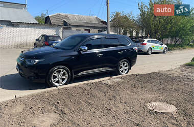 Mitsubishi Outlander  2013