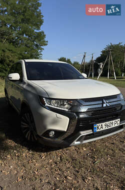 Mitsubishi Outlander 2020