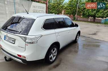 Mitsubishi Outlander  2014