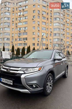 Mitsubishi Outlander  2016