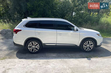 Mitsubishi Outlander  2017
