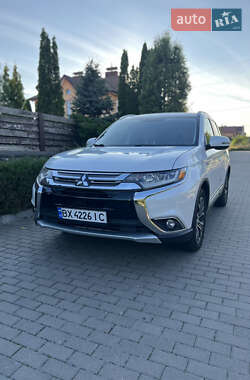 Mitsubishi Outlander 2015