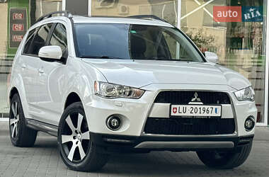 Mitsubishi Outlander  2012