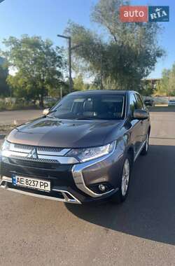 Mitsubishi Outlander 2021