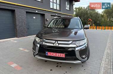Mitsubishi Outlander  2016