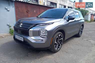Mitsubishi Outlander  2021