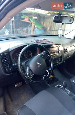 Mitsubishi Outlander 2016