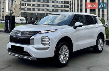 Mitsubishi Outlander  2021