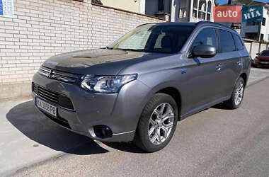 Mitsubishi Outlander  2013