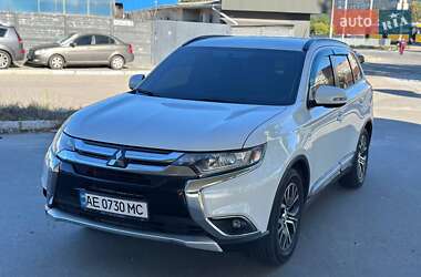 Mitsubishi Outlander  2015