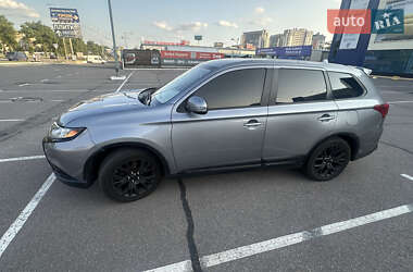 Mitsubishi Outlander 2015