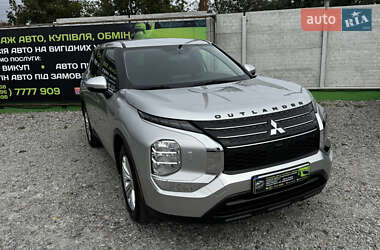 Mitsubishi Outlander  2022