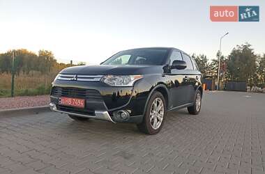 Mitsubishi Outlander  2015