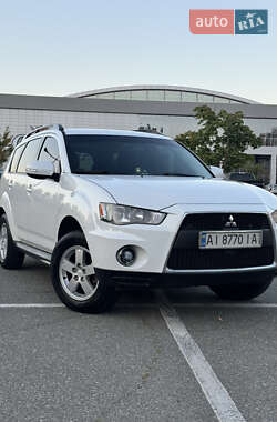 Mitsubishi Outlander  2011