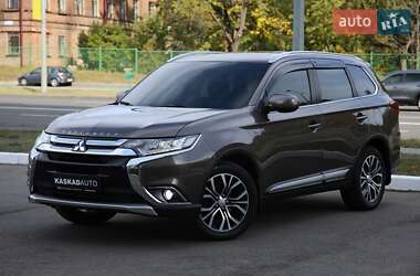 Mitsubishi Outlander  2015