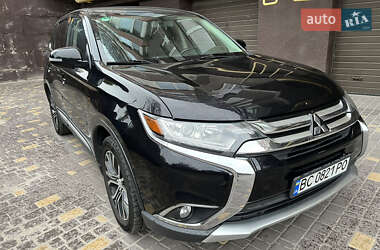 Mitsubishi Outlander  2015