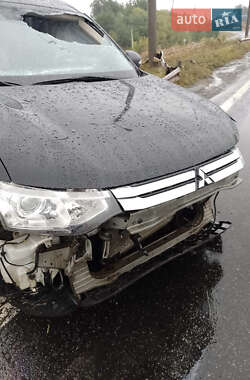 Mitsubishi Outlander  2014