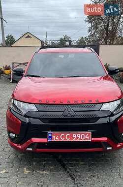Mitsubishi Outlander  2021